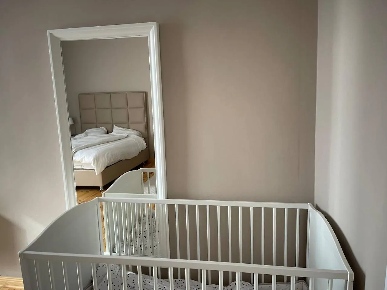 Warm And Stylish Kilian Schmid Apartments In Berlin For A Comfortable Stay